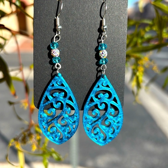 Geometric 3D Printed Earrings - Picture 3 of 3